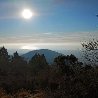 新大日からの耀く相模湾とお日様