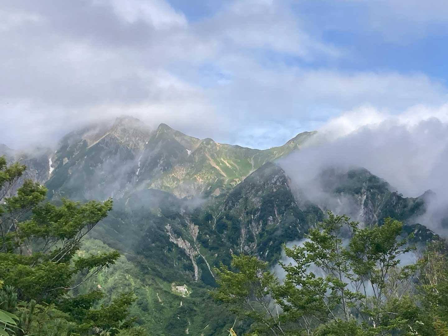 地蔵の頭-小遠見山-中遠見山-大遠見山-西遠見山-白岳-五 縦走コースの写真