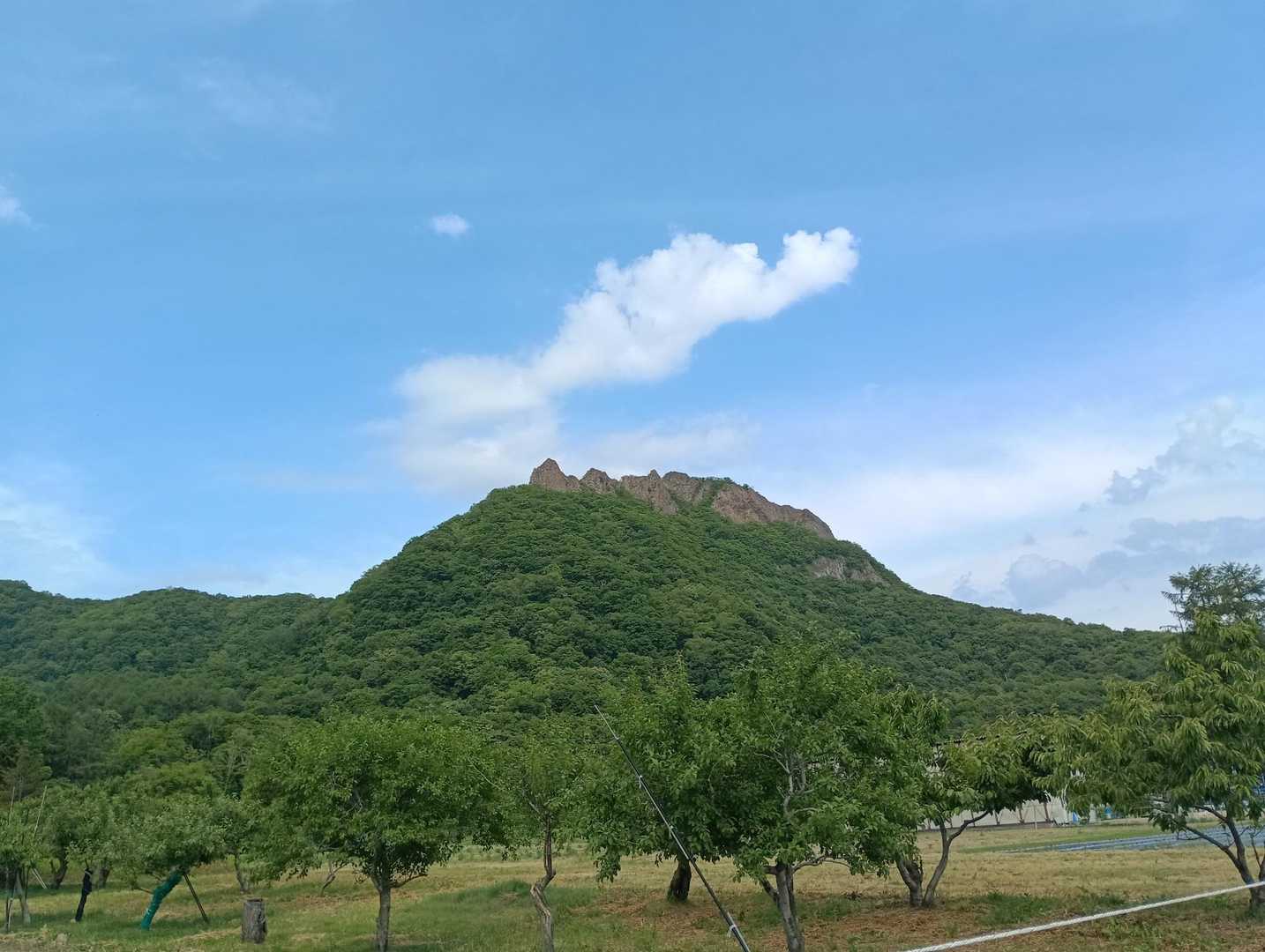 さっきまでいた八剣山、かっこいい