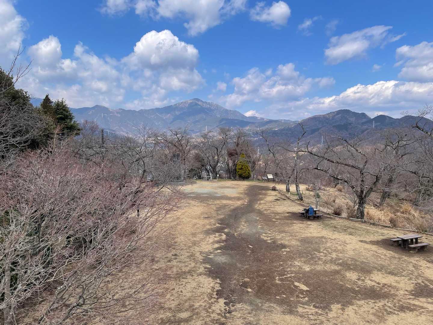 大山は雪ついてますね〜