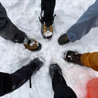 最後もみんなでいつものやつ👣

…とここで、アツシ先生が片方のチェンスパがなくなっていることに気づく😨💦
点呼をとるために走り回っていた時かなぁ🤔💦

〜翌日〜
スライドしたきょんこさんが拾ってYAMAPの日記でその旨を知らせてくれました📱
その日中にたいちゃんが回収🚐⛓️

きょんこさん、見つけてくれてありがとーございました🙇🏻‍♀️