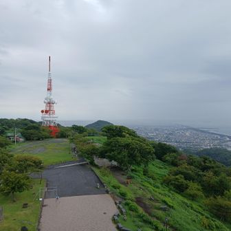 雨があがるのを待って展望台へ