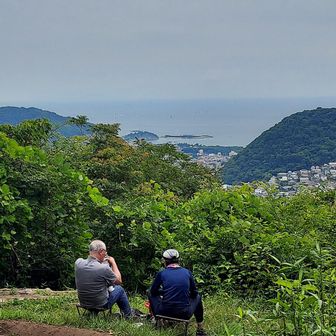 見晴らしの良い場所に着きました
ヨットが沢山見えます