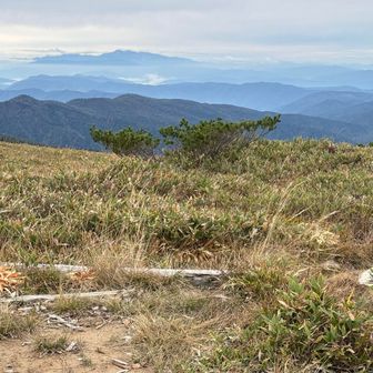 左手に、白山。