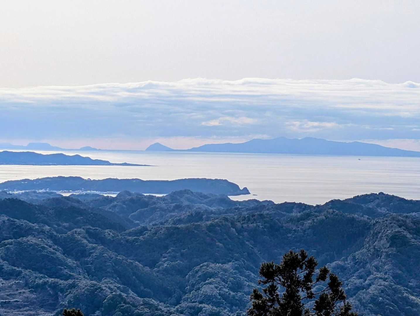 大島や式根島など
