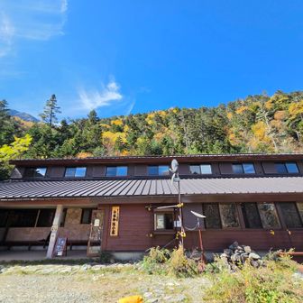 どうにか、白根御池小屋に到着💦
昼食を取って、エネルギーを補給します。