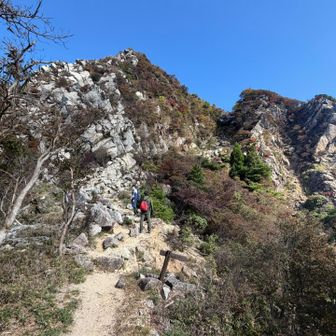 ここから山頂アタック‼︎なんとなく甲斐駒ヶ岳を思い出す雰囲気⛰️