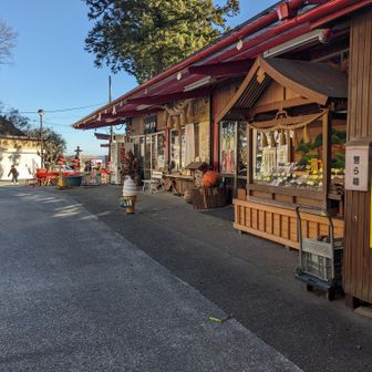 ドライブインで、メシ。