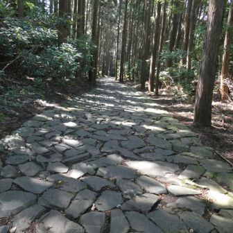 腰巻地区の石畳は平成に整備・復元