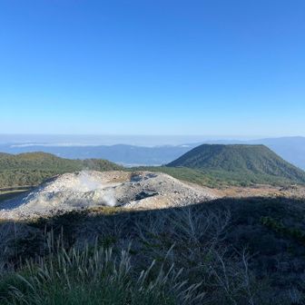 下山中
ススキと硫黄山と甑岳
