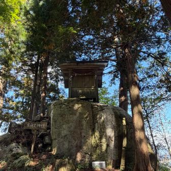 下山時に寄りました🙏
峰稚児（みねちご）神社