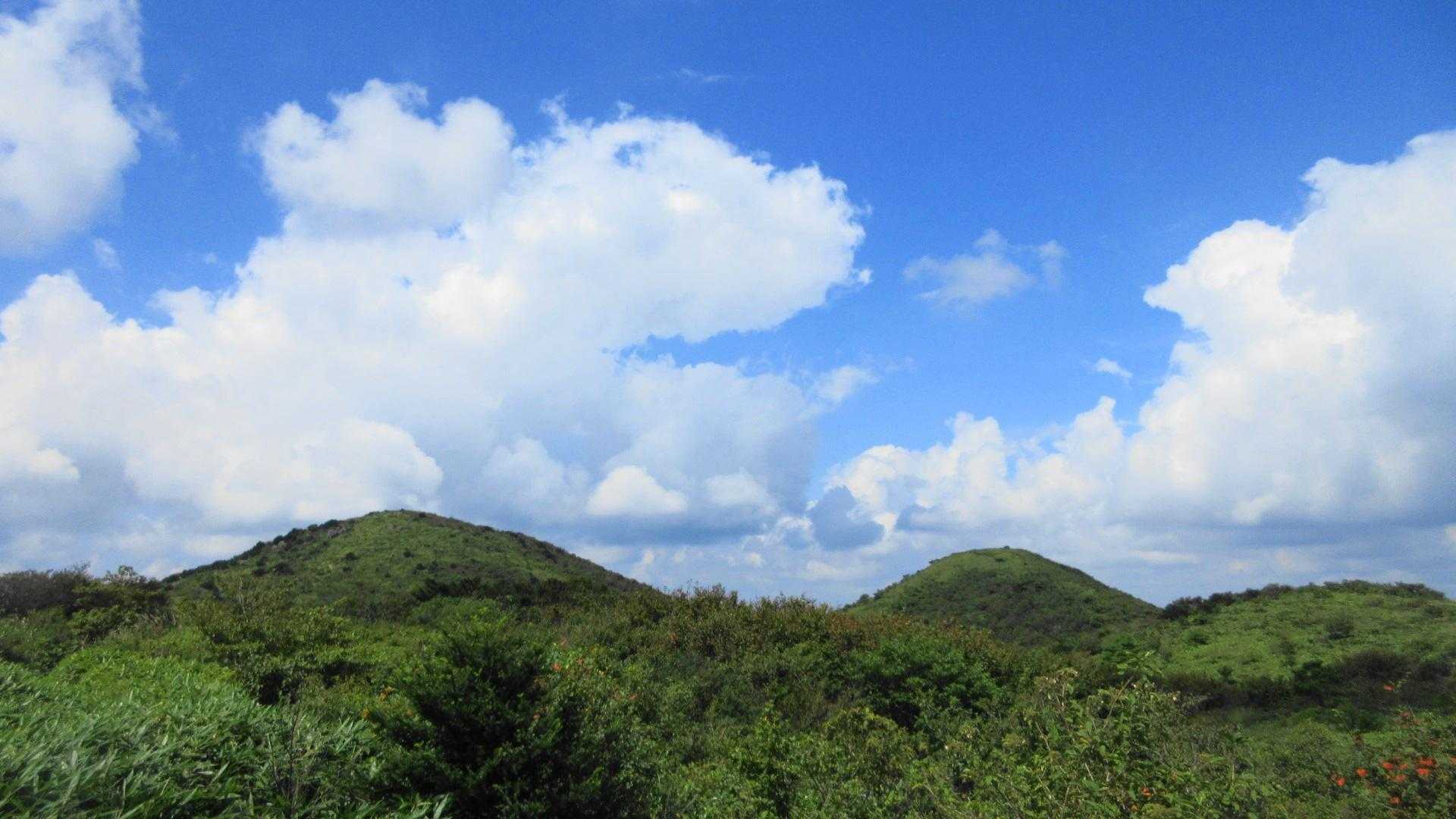 振り返って
・左 岩樋山