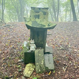 祠があります