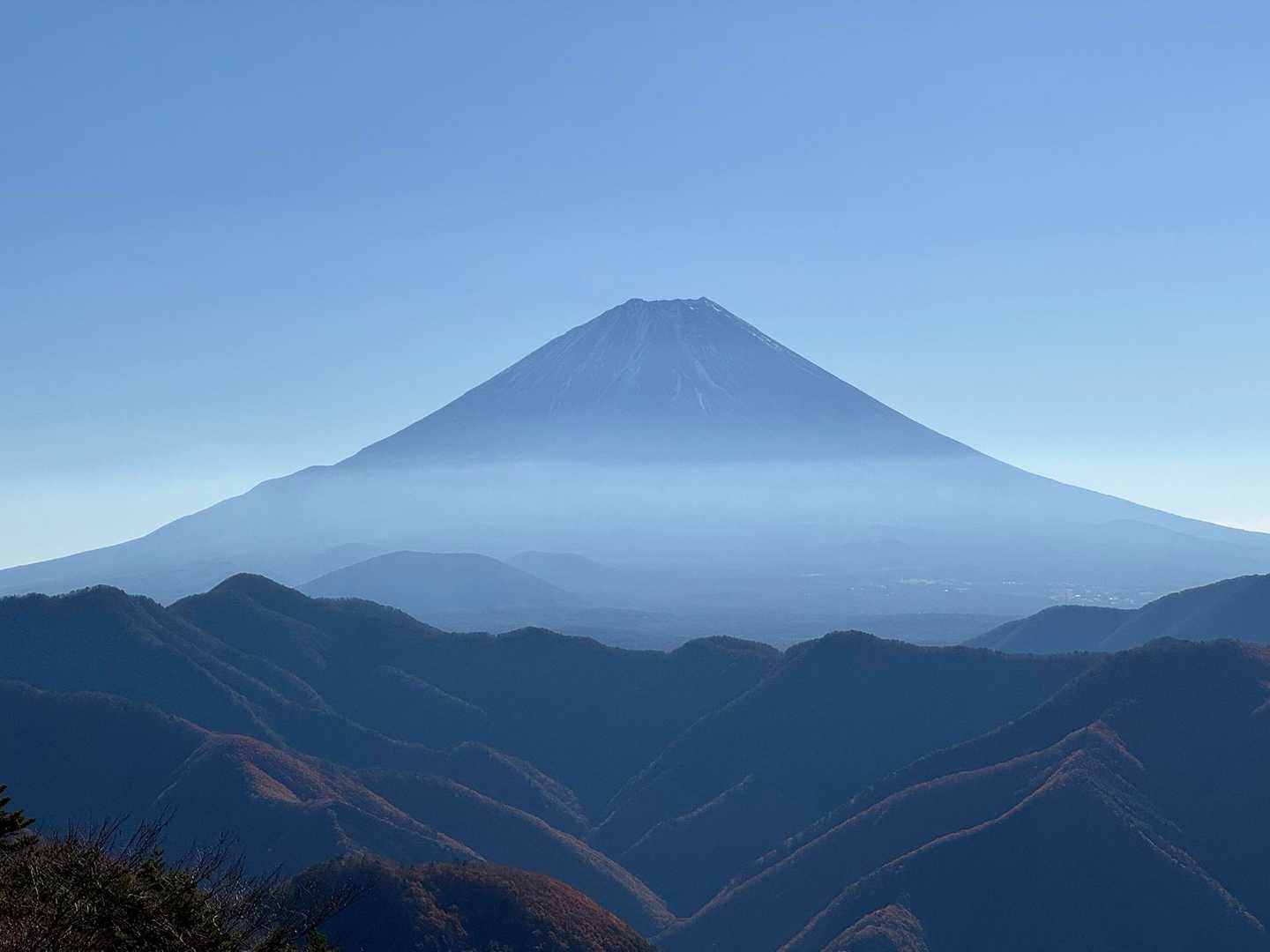 そして、富士山どーん🙌

山頂直下まで、富士山は見えないのですが、最後、いきなり迫力の美しい富士山が現れます。
感動的です🥺