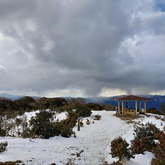 小倉山の展望台
なんか雲行きが怪しい～😱