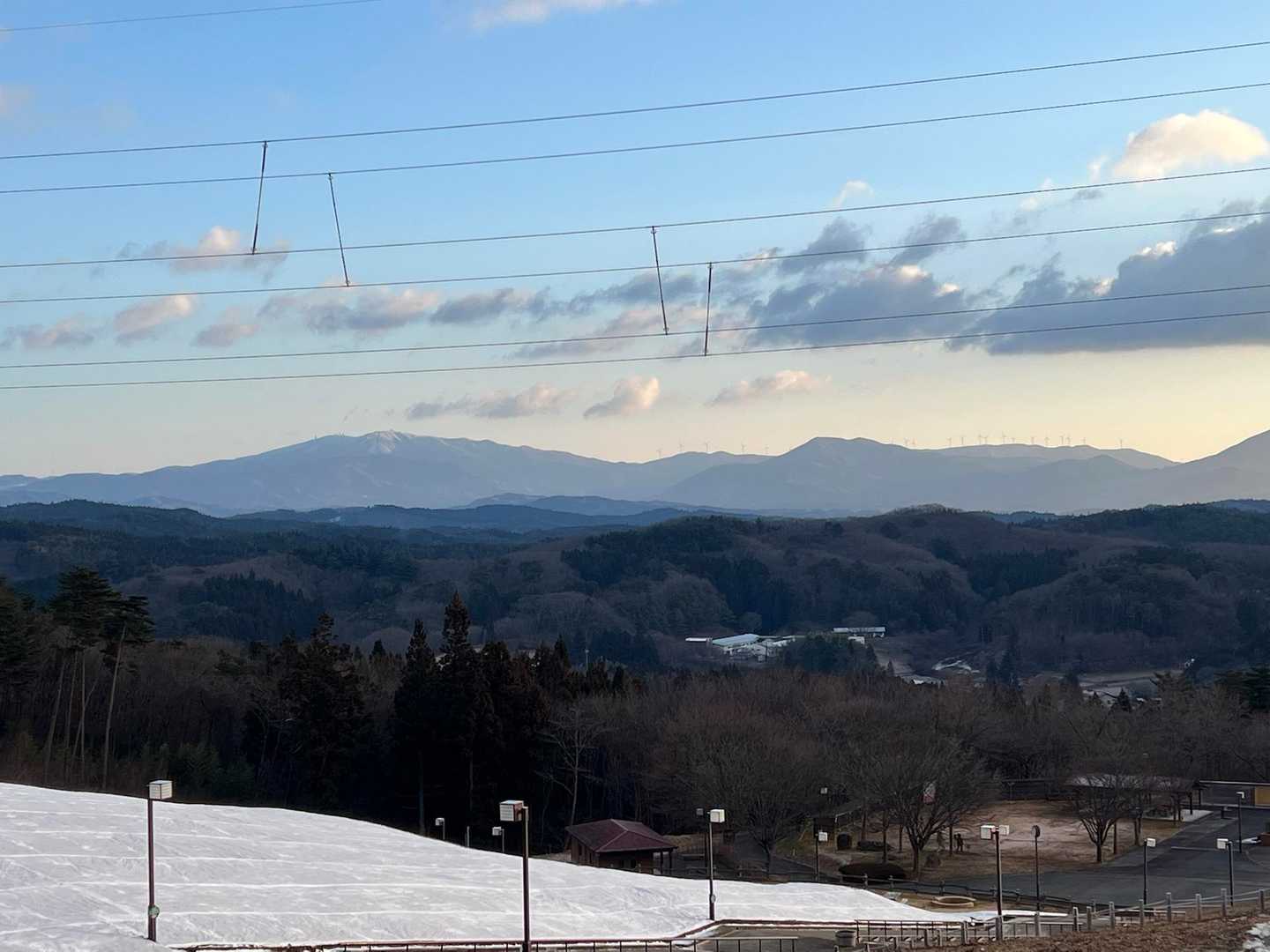 大滝根山🏔️かな…
プロペラがたくさん見える