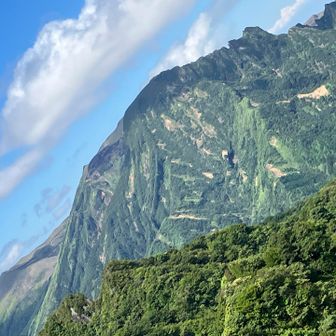 高岳東峰からの、根子岳も、眺望最高😃ですが、根子岳東峰からも最高😃😆の眺望です。
