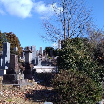 禾岡山は墓地になっていました。山名看板は見つからず