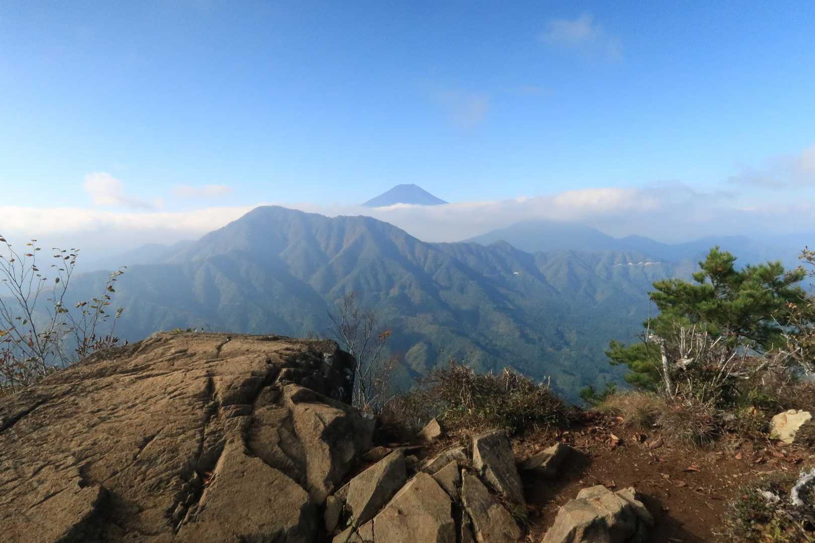 道坂隧道入口バス停-道坂峠-今倉山-松山-二十六夜山 周回コースの写真