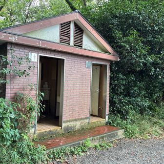 🚽トイレあります。ティッシュもあります。ありがたい🙏