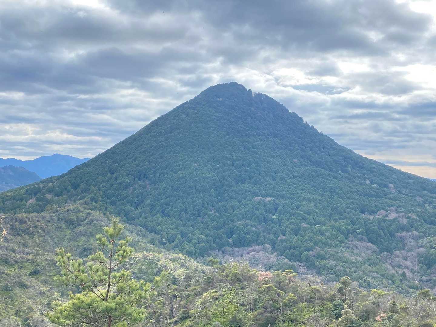 三上山-妙光寺山 縦走コースの写真
