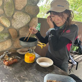 しかし、爆風で飛び散り😱😱😱😱😱
東屋に移動☝️