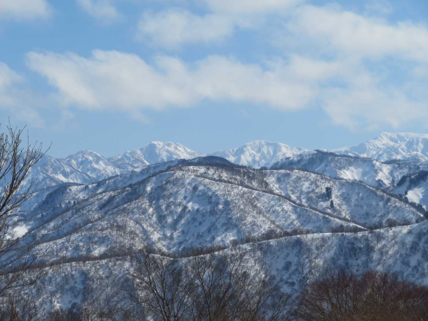 スミマセン、奥は白山ですか？