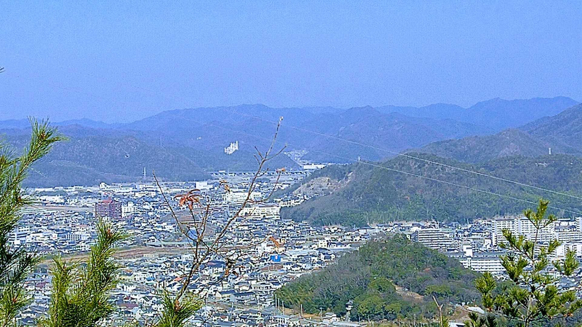 白鳥城が見えてるから、伊勢山と峰相山ですかね🤔