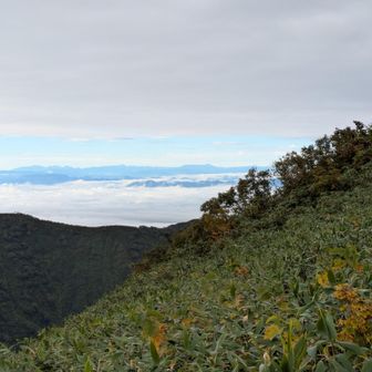 燧ヶ岳と会津駒ヶ岳
遥かな尾瀬遠い空