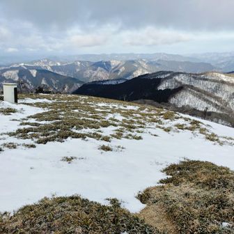 奥に雪山🏔️が少し見えます