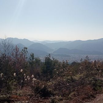 南側です。岡山県南部には、未踏の山がたくさん有ります。