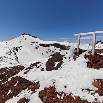 ★神社の奥の鳥居