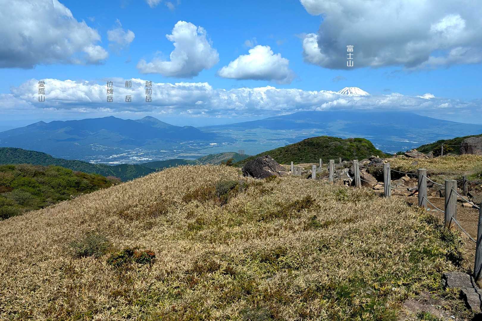 駒ヶ岳山頂から富士山と愛鷹山塊