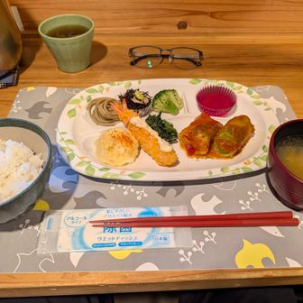 小屋に戻って夕飯。