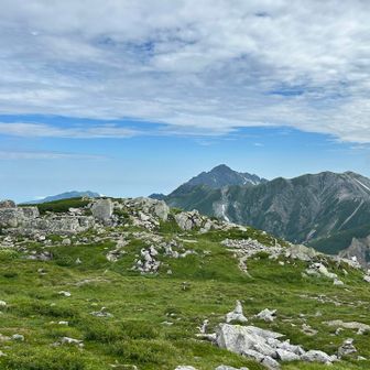 ストーンヘンジみたいな浄土山