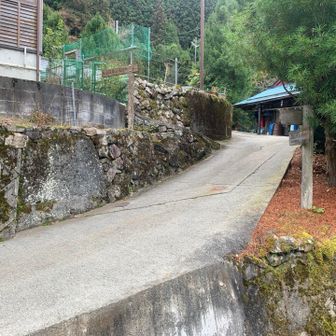 集落を抜けます。