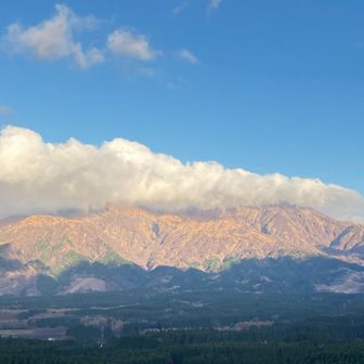 展望台からは阿蘇山がよく見えます
山頂はガスってます