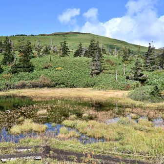 三ツ石山荘のベンチから
山荘内の可愛いステンドグラスが無くなっていて残念😢