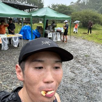 誰得のもぐもぐタイム
めっちゃ濃厚で美味しいクリームパンでした。
名前は忘れましたが、鹿沼 クリームパンで検索すれば多分出てくるかな？後で買いに行きます。