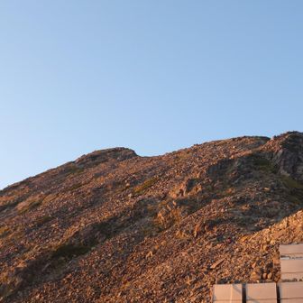 夕日に照らされた涸沢岳⛰️