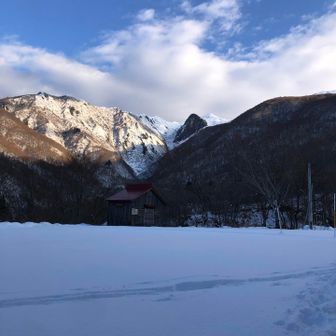 桜坂駐車場まで30分程歩きます。所々凍ってました。トイレは使えません。