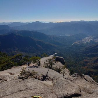 ここ最高👍
昼飯には少し早いけど、ここでカップヌードルを食べながら景色堪能🤗