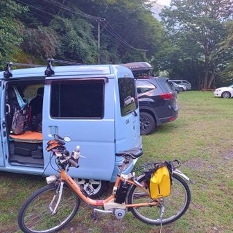 【day1】閑蔵線が夜間通行止めな為、沼平着は遅くなるので初日は千枚小屋までの移動のみ。もちろん自由の利く電チャリ利用。平日なのでＰもまばら。水分は自転車0.5L、ザック1.5Lでスタート