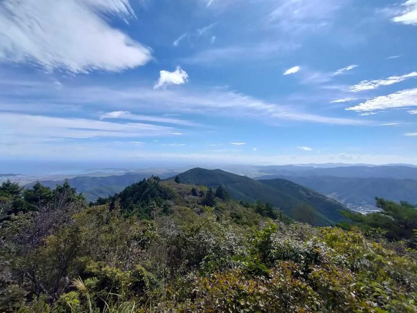 岩の上でちょこっと景色を堪能✌️