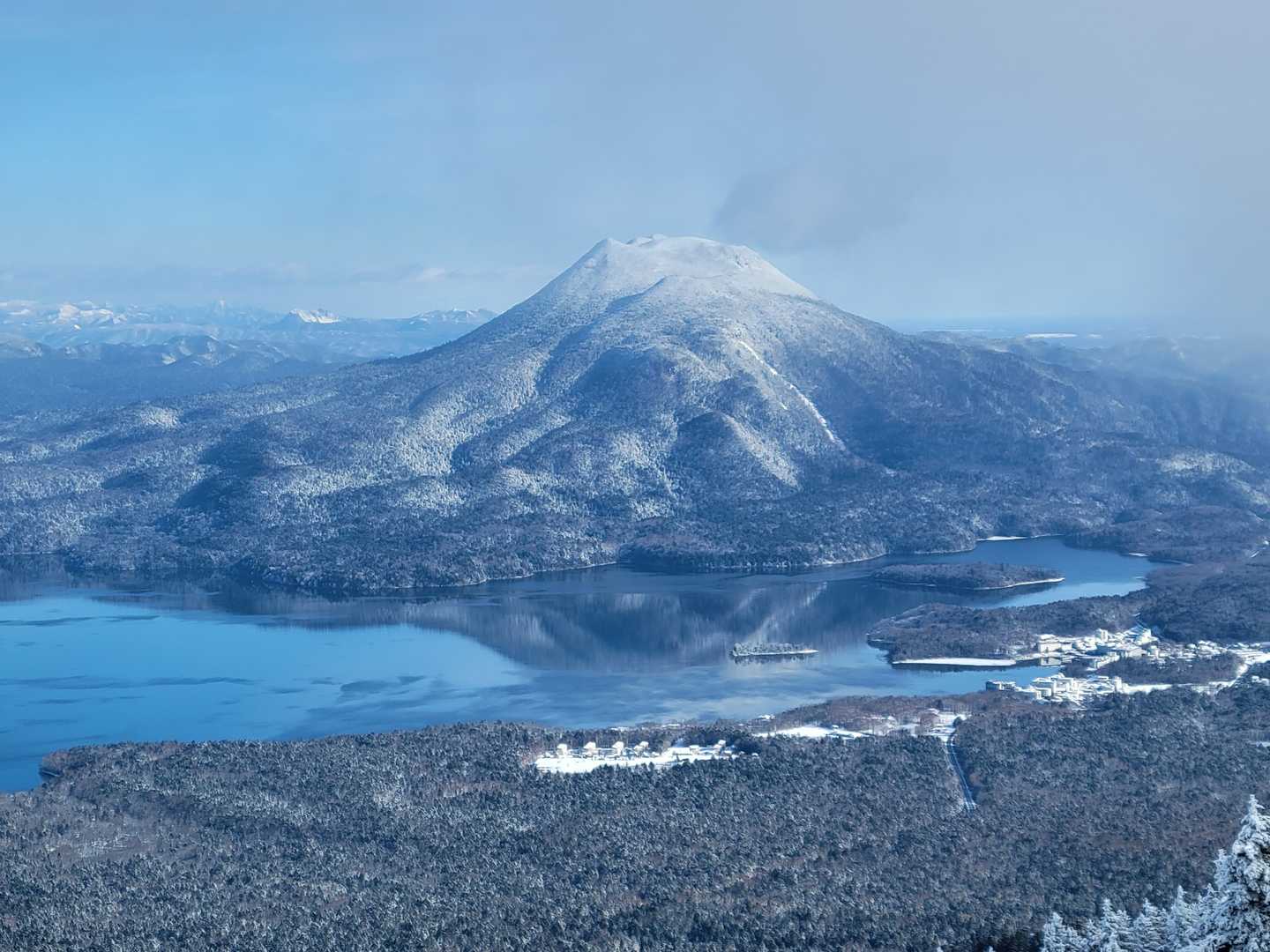 雄阿寒岳どーんっ🗻

イッパツでヤラレました😵