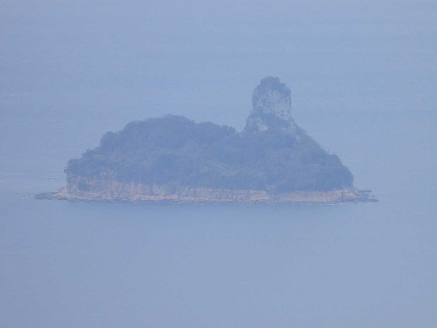 杉山山頂付近より母子島、大角力方面ズーム