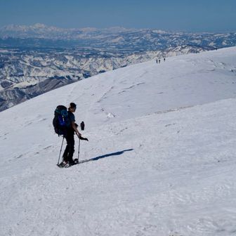 巻機山のたおやかな山容好き