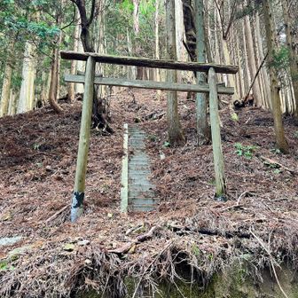 サクッと小峠に下山❗️😃
駐車場へ🚶‍♀️