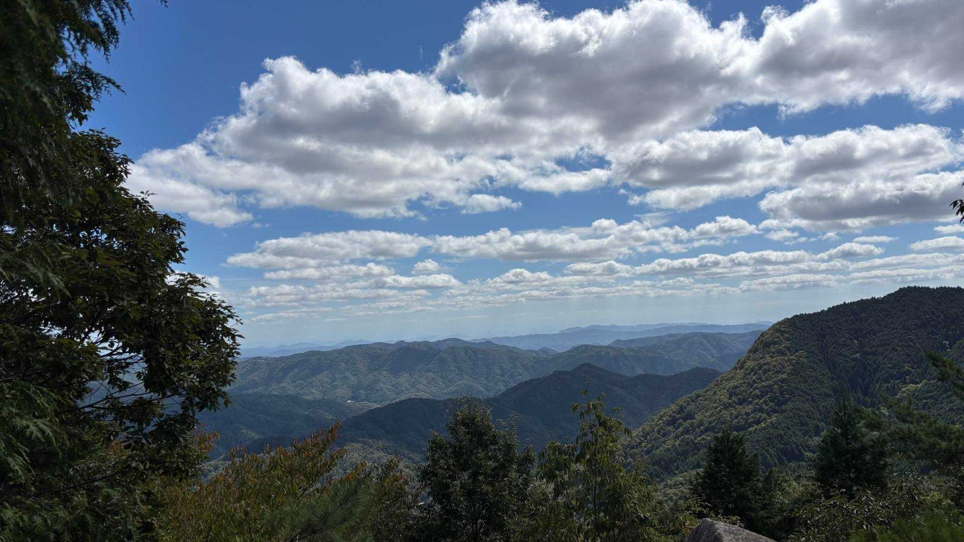 秋空と山々✨