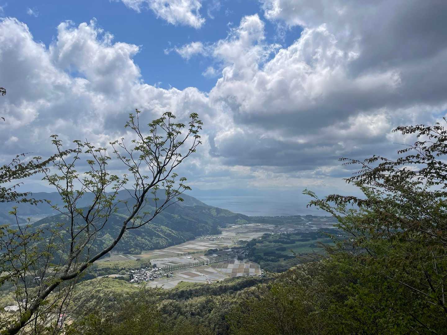 寒風に向かう途中の景色👀
眼下に琵琶湖と田園風景が広がる…絶景👍